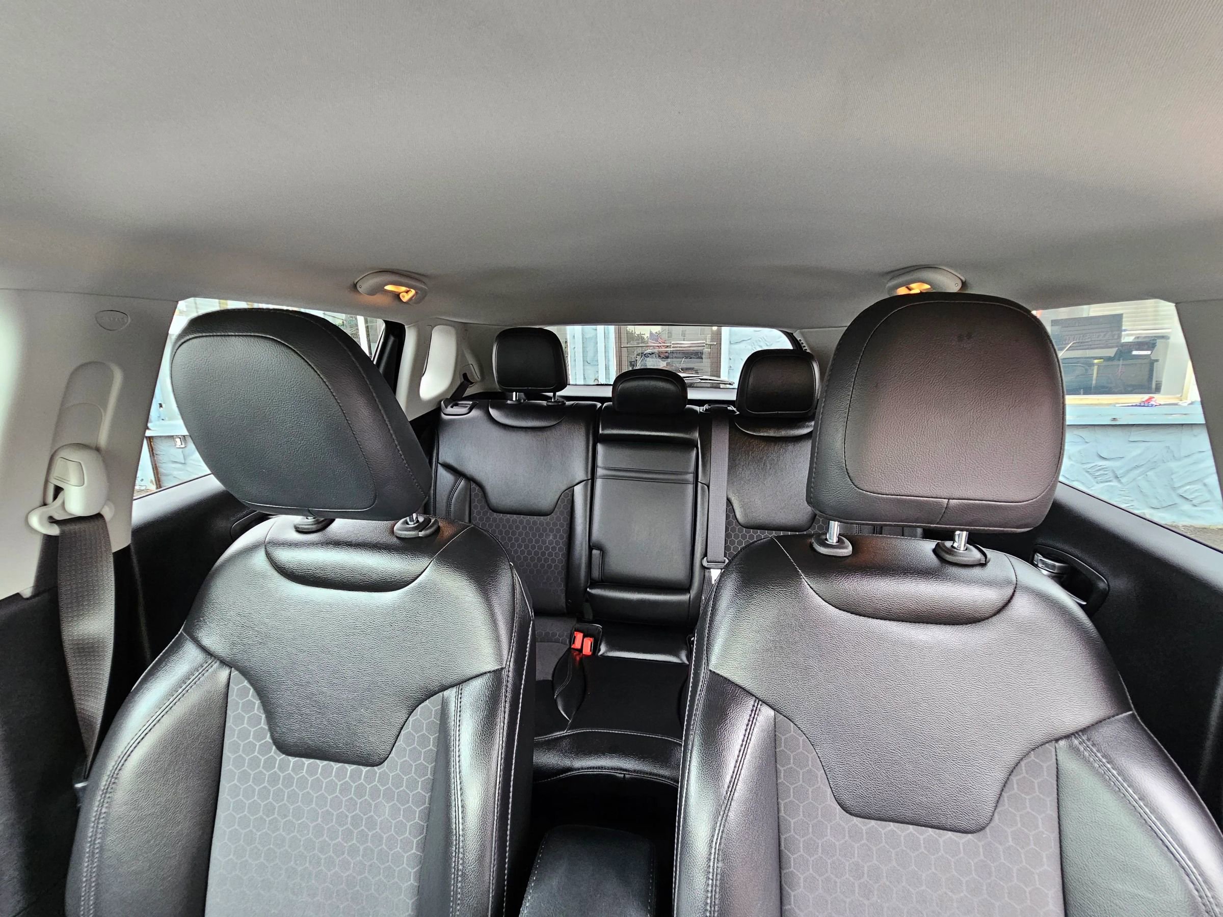 Used 2019 Jeep Compass Latitude image 28