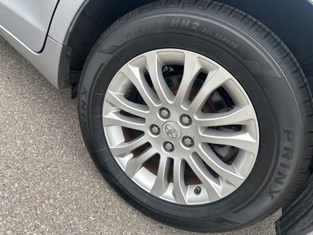 Used 2015 Toyota Sienna XLE w/ XLE Navigation Package FWD image 24