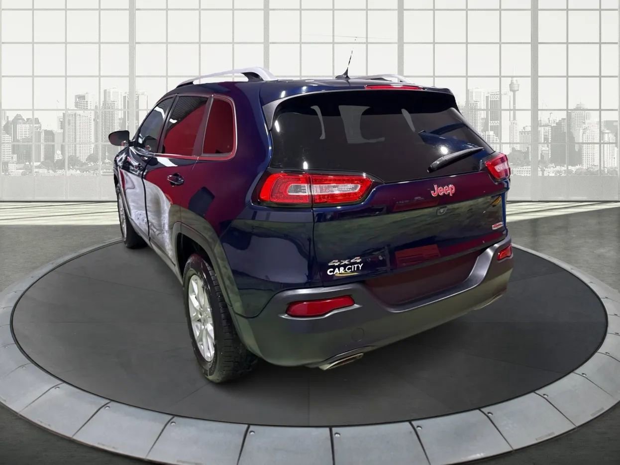 Used 2015 Jeep Cherokee Latitude image 5