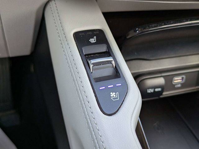 Used 2024 Kia Telluride EX w/ EX Captain's Chair Package image 27