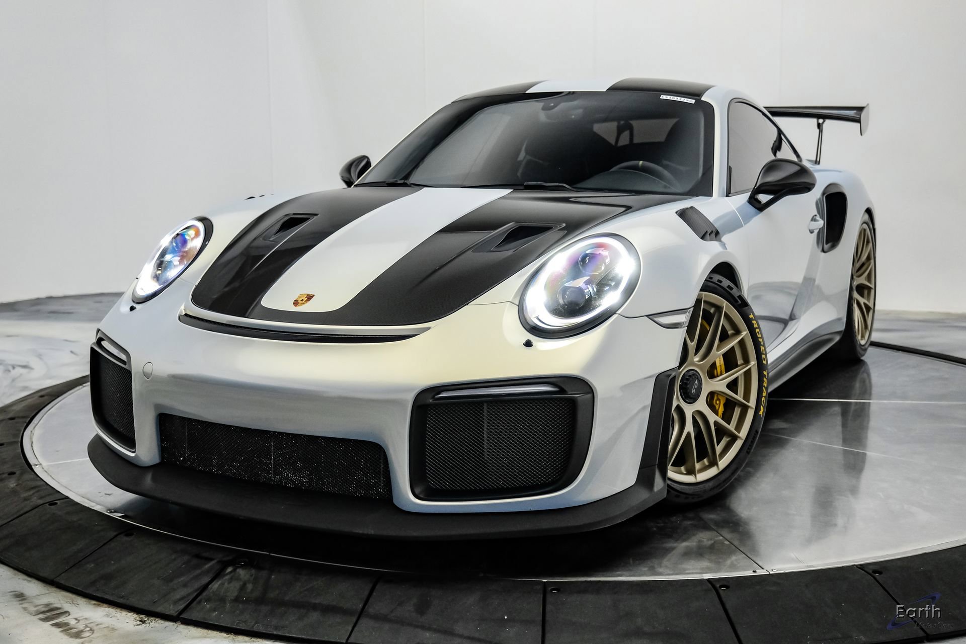 Used 2018 Porsche 911 GT2 RS w/ Weissach Package RWD image 5