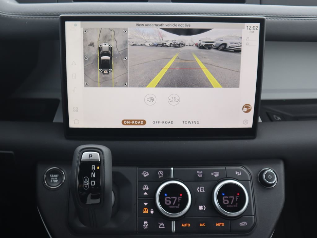 Used 2025 Land Rover Defender 90 S image 16