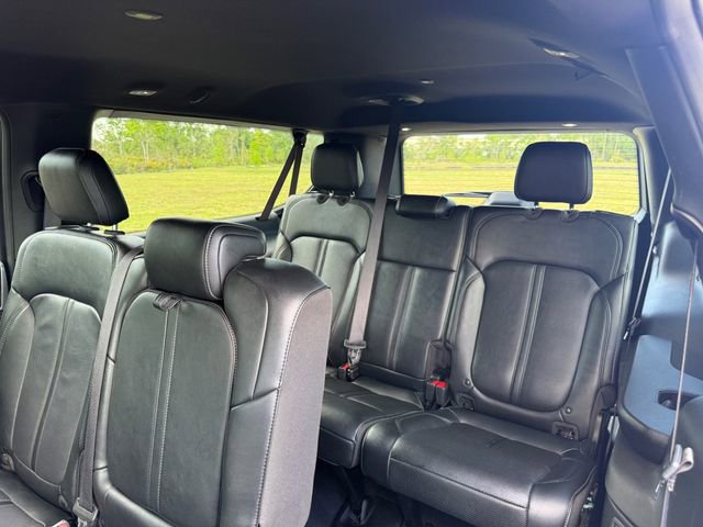 Used 2024 Jeep Wagoneer L Series II w/ Flexible Seating Group RWD image 13
