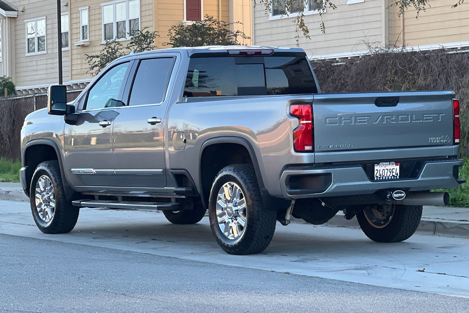 Used 2025 Chevrolet Silverado 2500 High Country w/ High Country Premium Package image 6