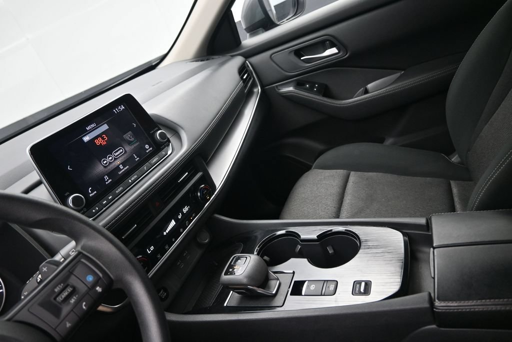 Used 2024 Nissan Rogue SV FWD image 19
