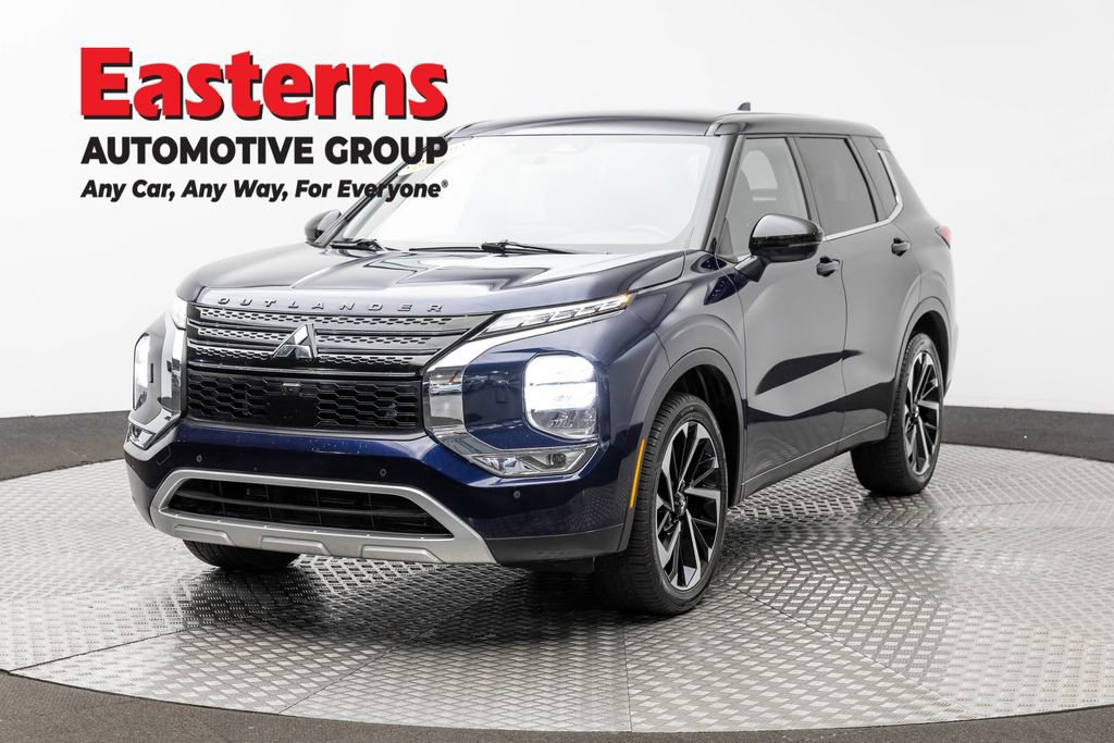 Used 2022 Mitsubishi Outlander SE AWD/4WD image 1