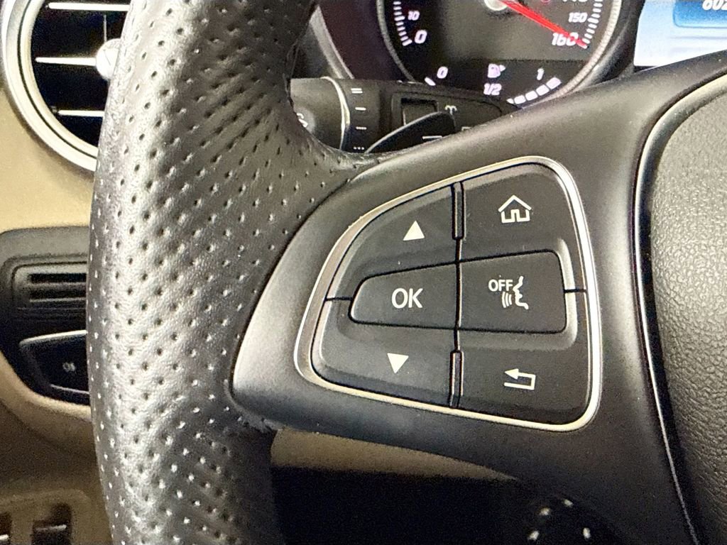 Used 2019 Mercedes-Benz GLC 350e 4MATIC image 11