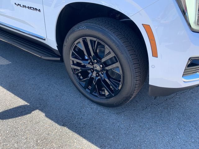 New 2026 GMC Yukon Elevation w/ LPO, Elevation Black Package AWD/4WD image 5