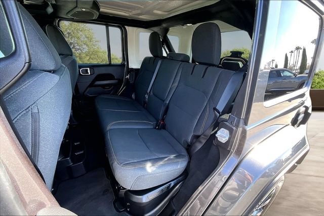 Used 2025 Jeep Wrangler Unlimited Sahara AWD/4WD image 21