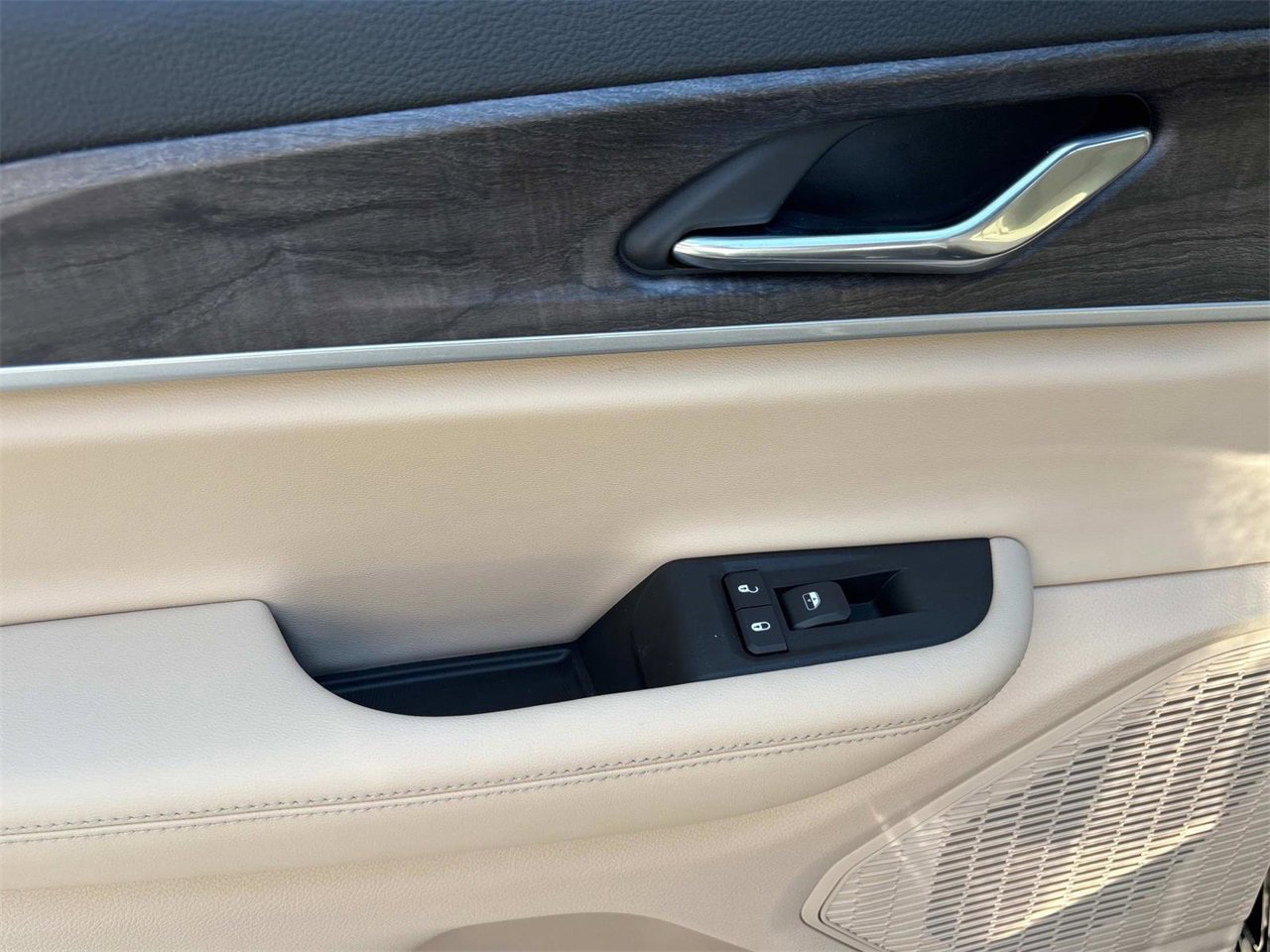 New 2025 Jeep Grand Cherokee Limited w/ Luxury Tech Group II image 28