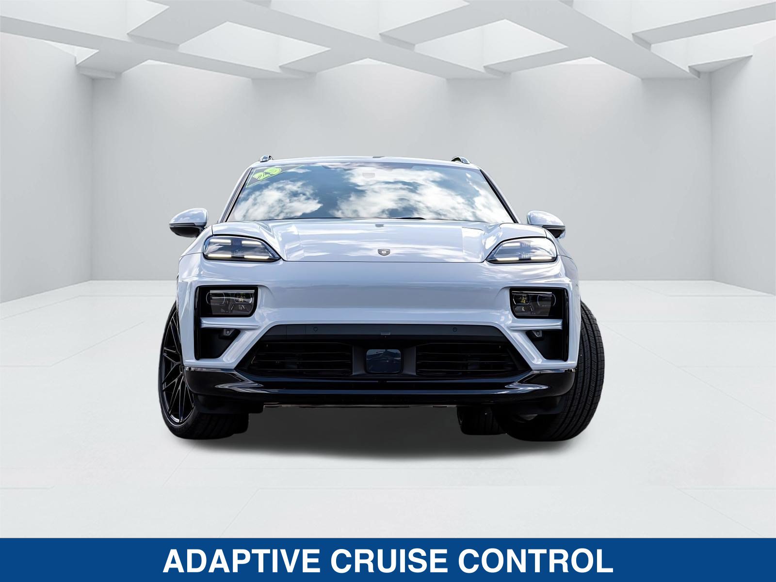 Used 2025 Porsche Macan Turbo Electric AWD/4WD image 9