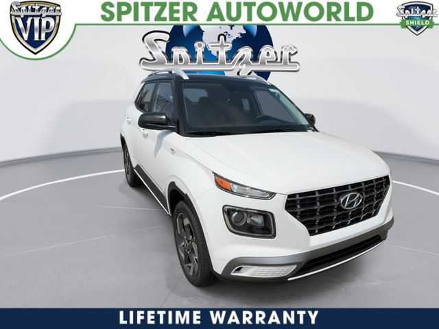 New 2026 Hyundai Venue SEL FWD image 2
