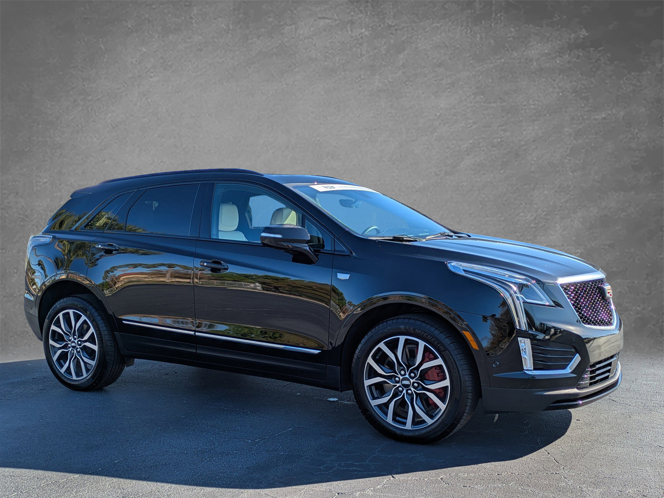 Certified 2025 Cadillac XT5 Sportv w/ Technology Package image 7