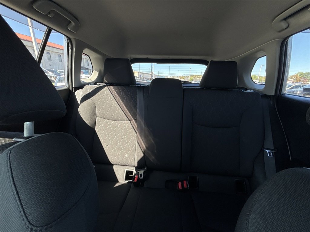 Used 2022 Toyota Corolla Cross LE image 27