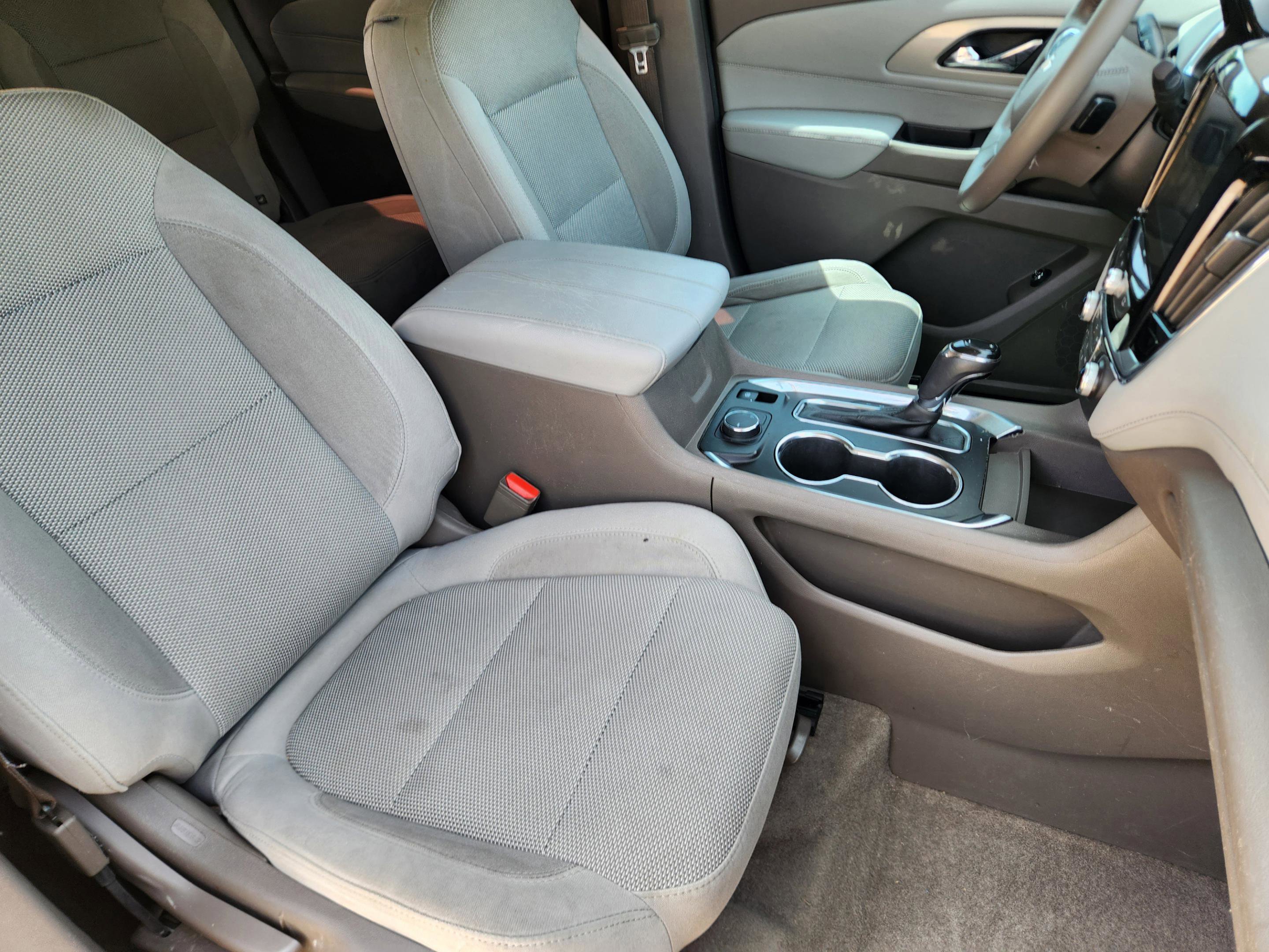 Used 2018 Chevrolet Traverse LT FWD image 7