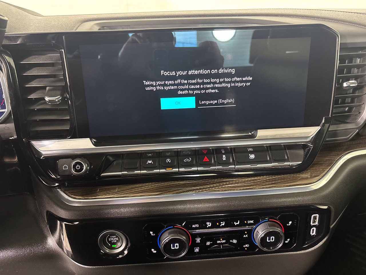 Used 2024 Chevrolet Silverado 1500 LT AWD/4WD image 17