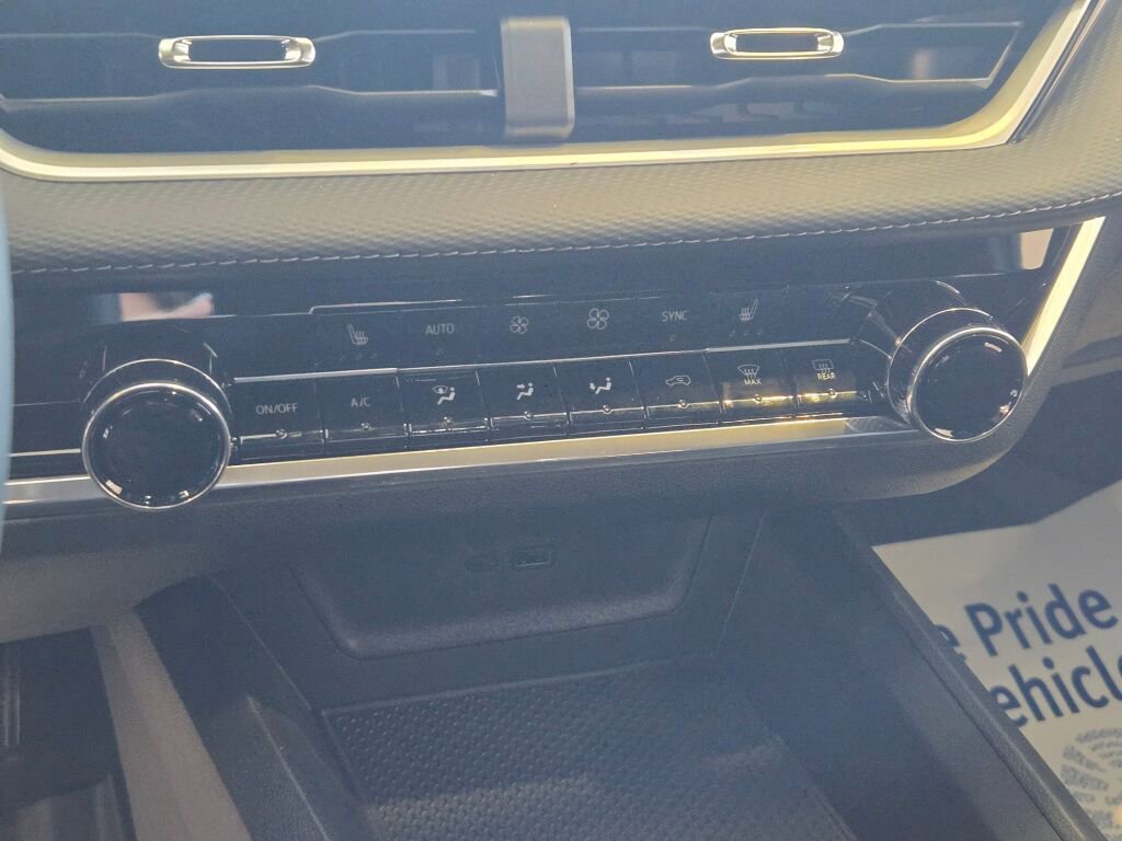 New 2026 Chevrolet Equinox LT w/ Convenience Package II image 21