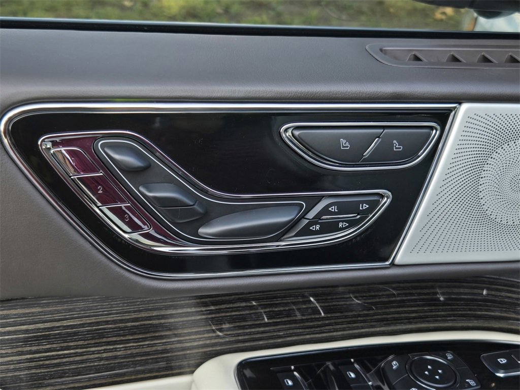 Used 2022 Lincoln Navigator L Black Label image 12