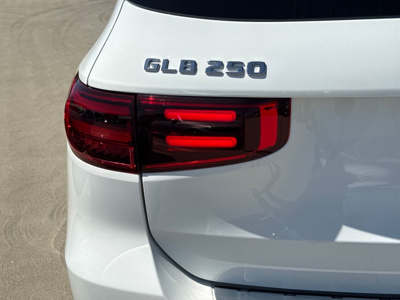 New 2026 Mercedes-Benz GLB 250 image 9
