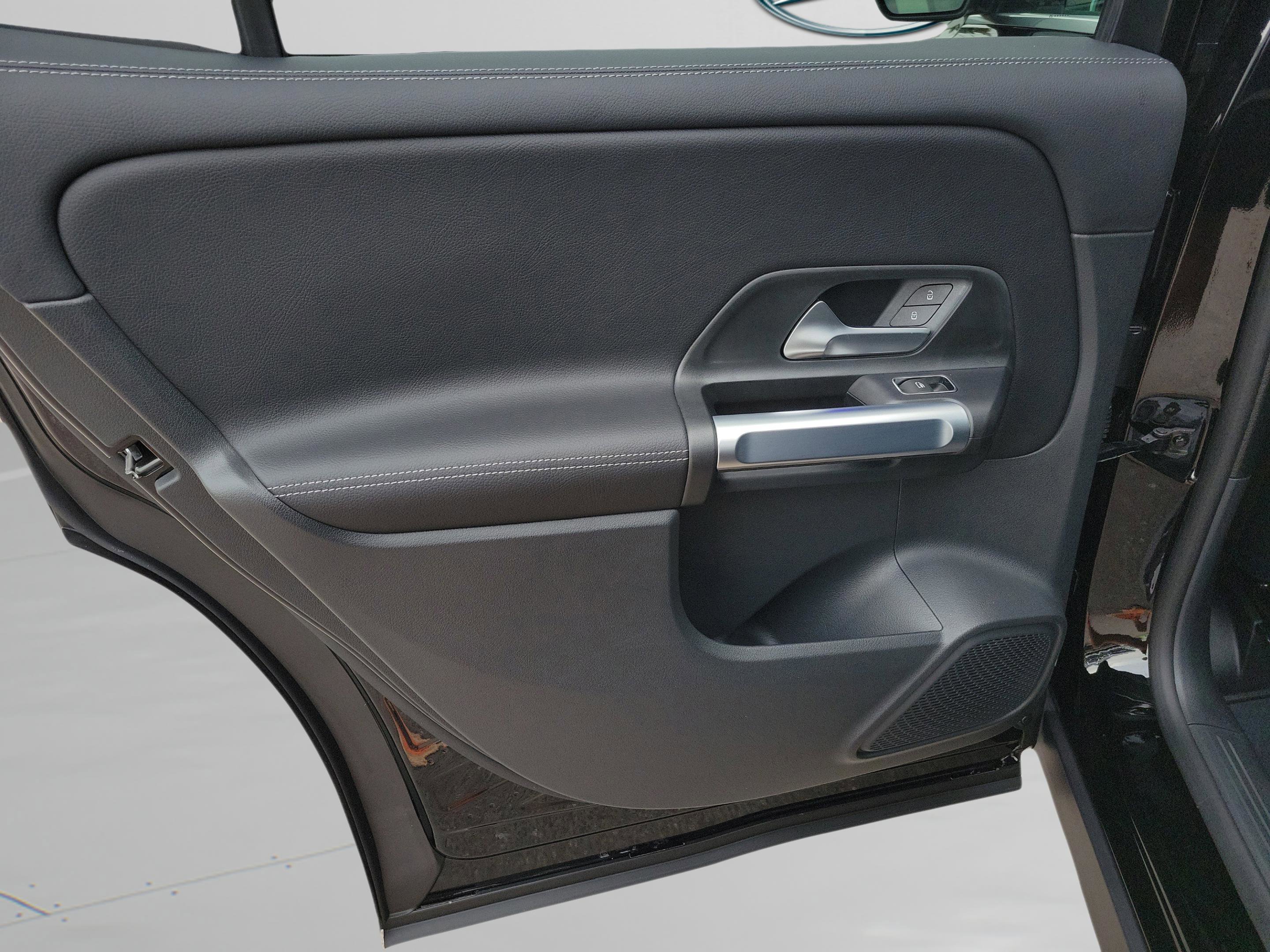 Certified 2025 Mercedes-Benz GLB 250 image 10