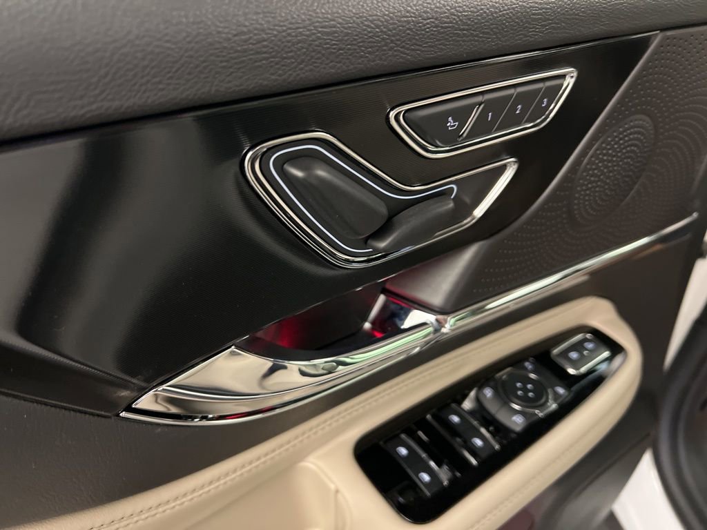 Used 2026 Lincoln Corsair Reserve AWD/4WD image 28