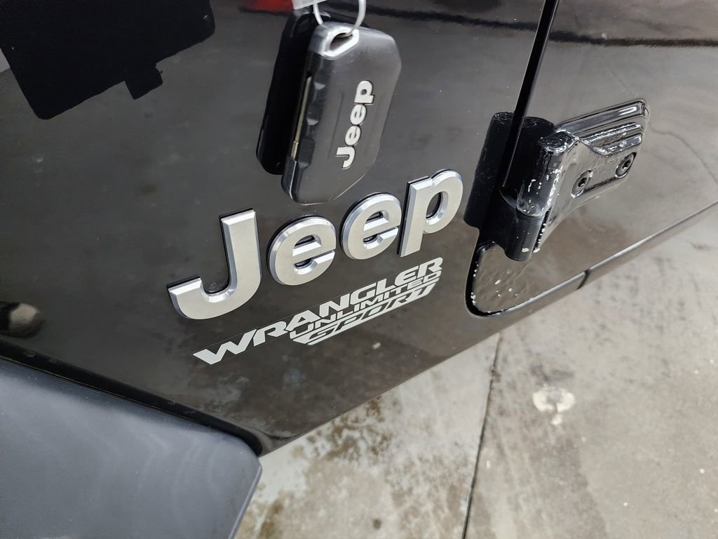 Used 2018 Jeep Wrangler Unlimited Sport image 39