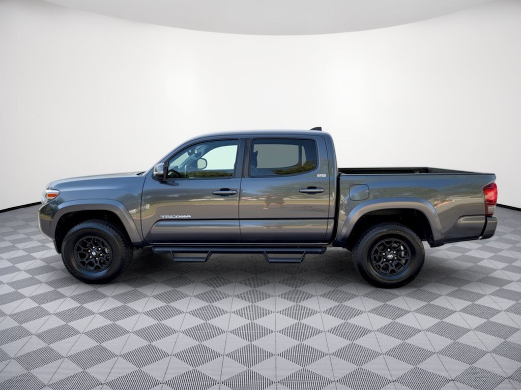 Used 2022 Toyota Tacoma SR5 w/ Technology Package RWD image 2