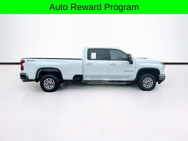 Used 2025 Chevrolet Silverado 2500 LT w/ Convenience Package AWD/4WD image 9