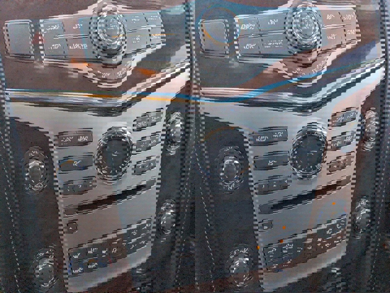 Used 2018 INFINITI QX80 Limited w/ All Season Package image 26