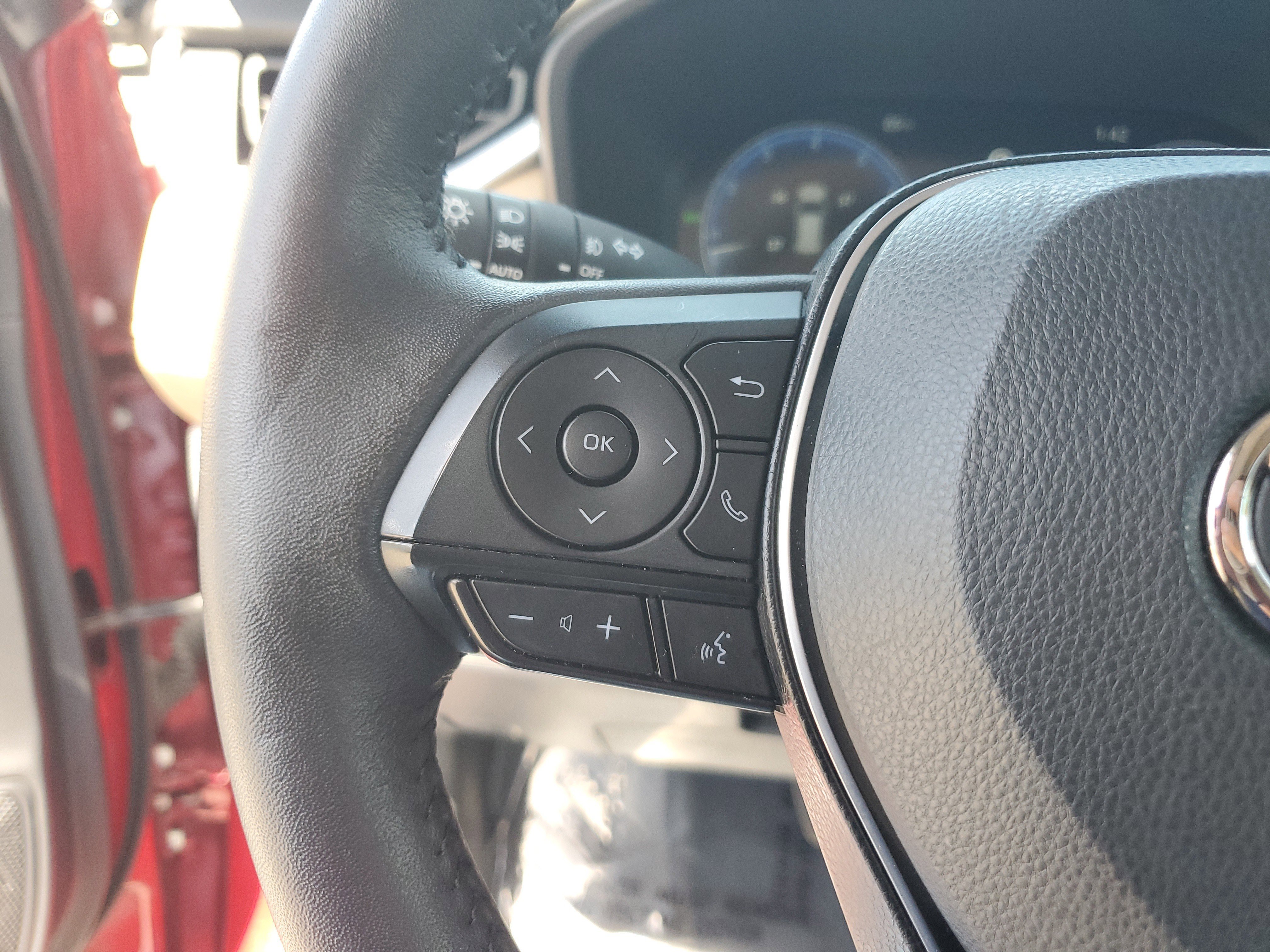 Used 2023 Toyota RAV4 Limited image 23