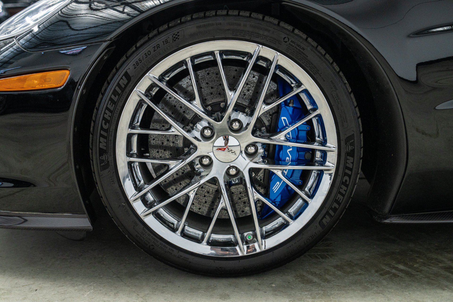 Used 2009 Chevrolet Corvette ZR1 w/ Preferred Equipment Group RWD image 9
