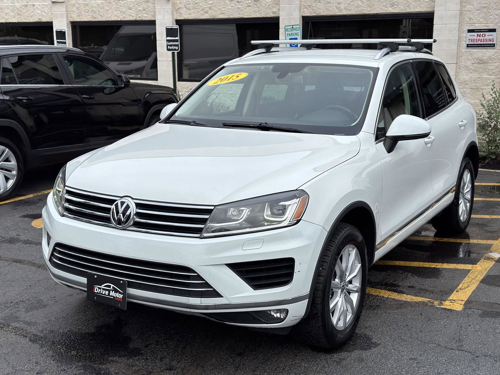Used 2015 Volkswagen Touareg Sport image 6