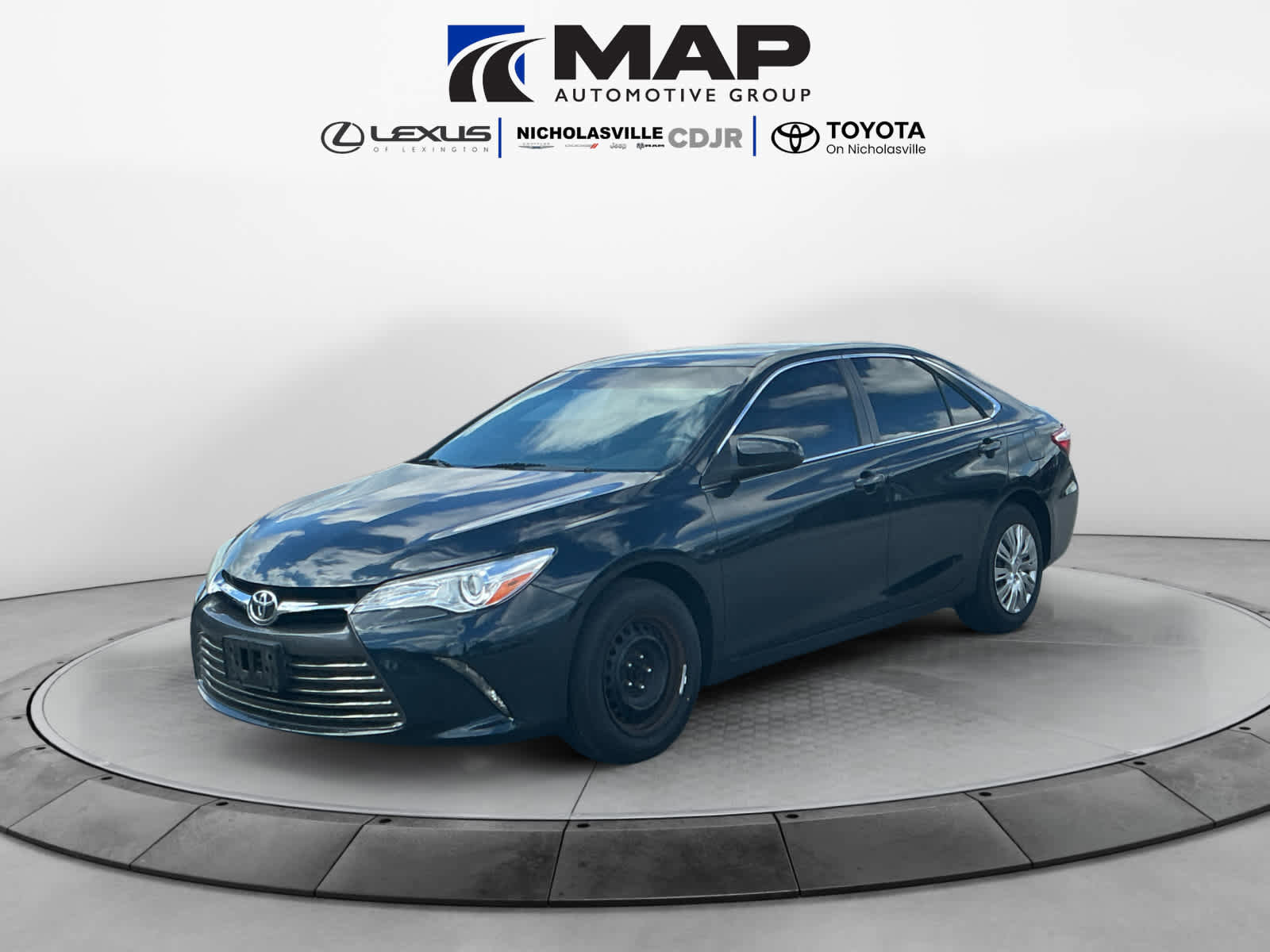 Used 2016 Toyota Camry LE FWD image 1