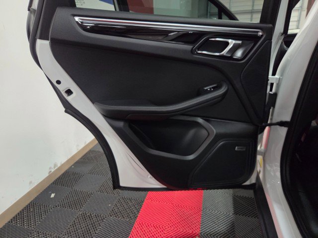 Used 2016 Porsche Macan S AWD/4WD image 30