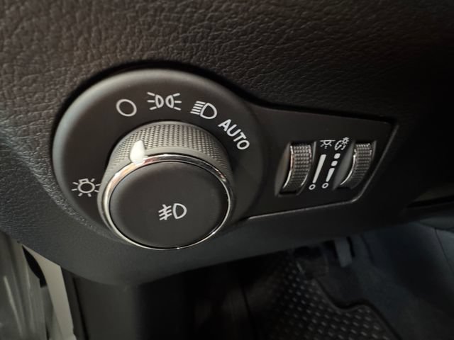 Used 2026 Jeep Compass Latitude w/ Quick Order Package 29K AWD/4WD image 28