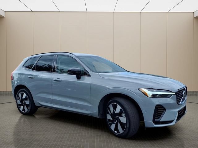 Used 2025 Volvo XC60 T8 Plus w/ Climate Package AWD/4WD image 5