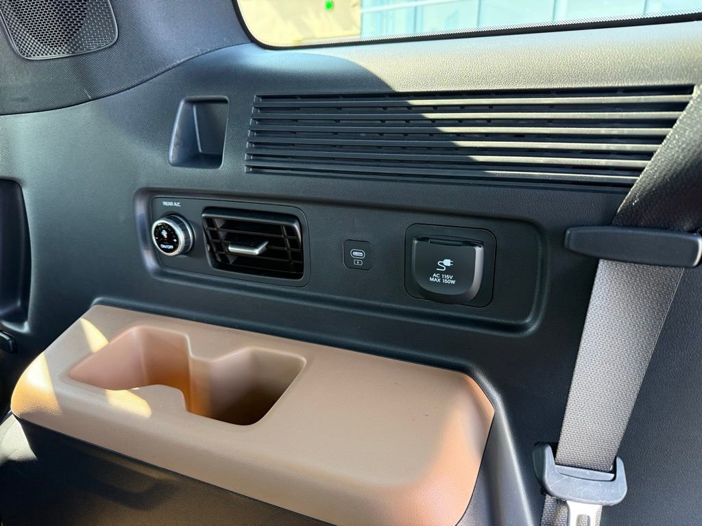 Used 2025 Hyundai Santa Fe Limited image 15