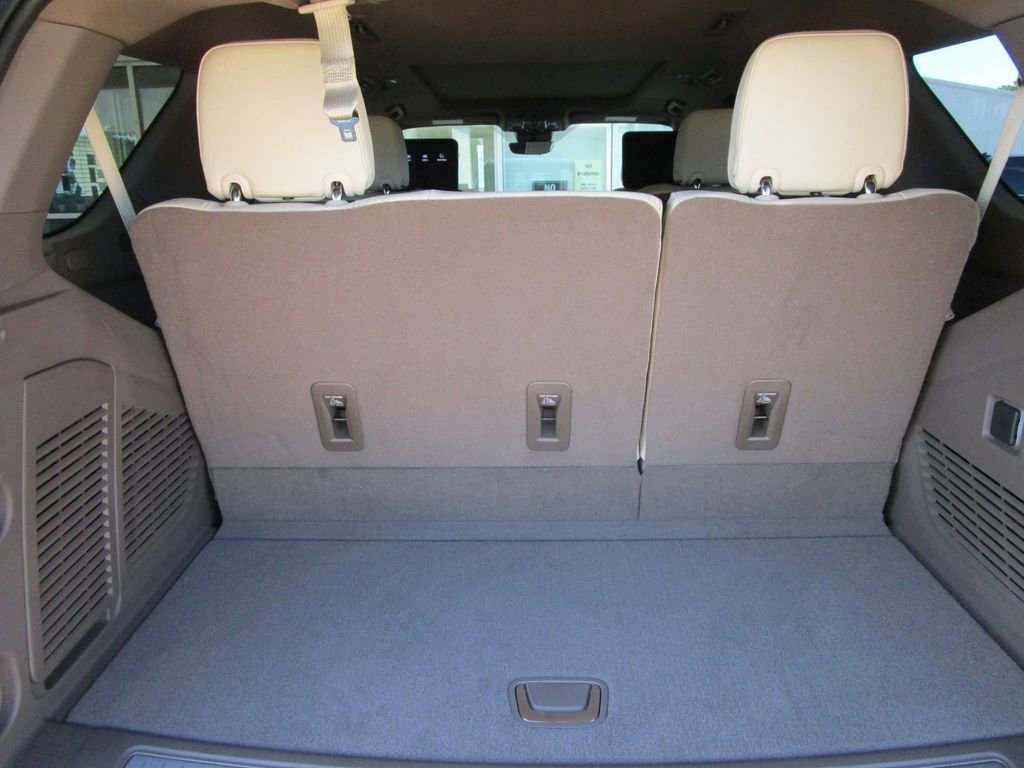 New 2026 GMC Yukon Denali w/ Denali Reserve Package RWD image 16