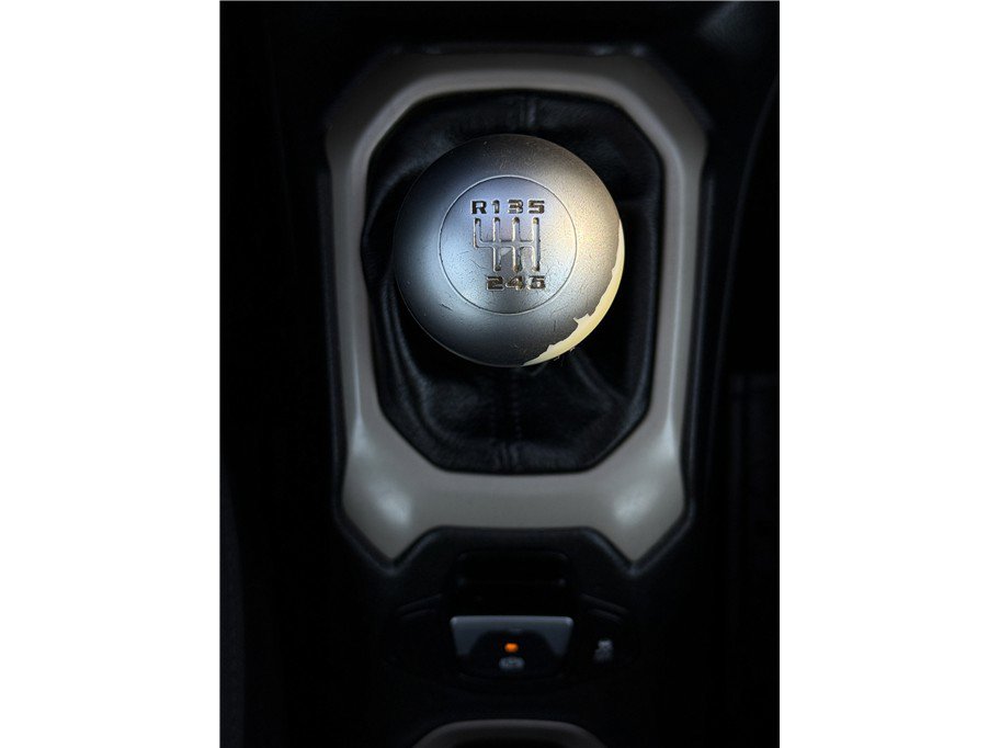 Used 2015 Jeep Renegade Sport image 29