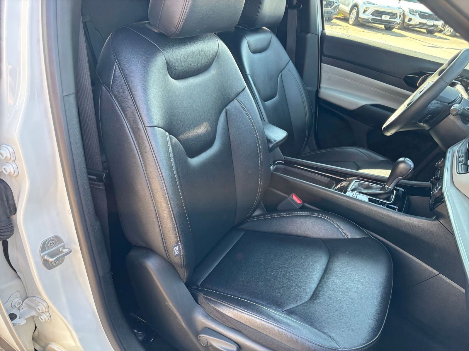 Used 2025 Jeep Compass Limited AWD/4WD image 37