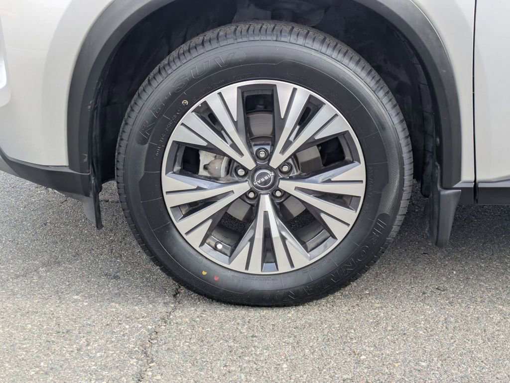 Used 2023 Nissan Rogue SV FWD image 10