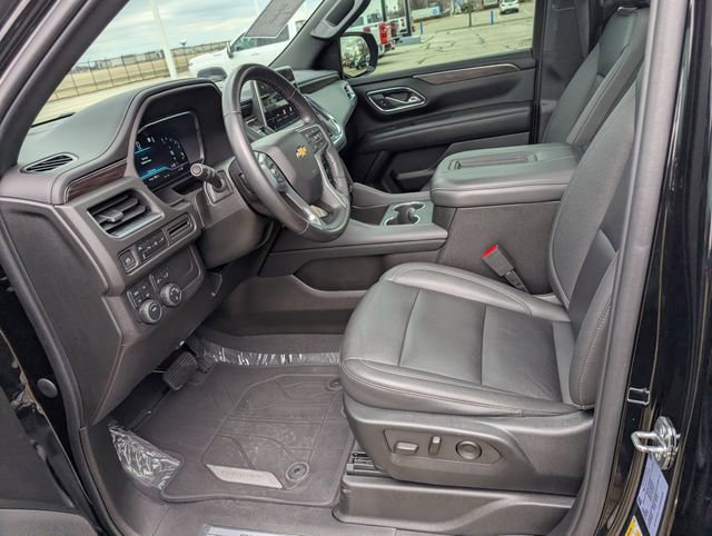 Used 2022 Chevrolet Suburban LT image 9