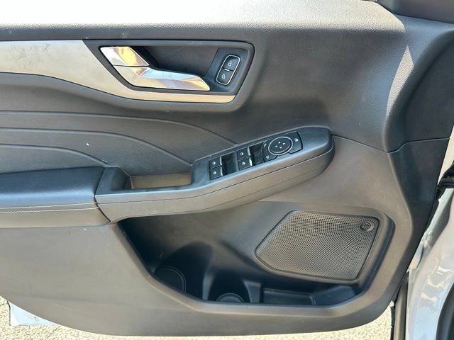 Used 2021 Ford Escape SE FWD image 22