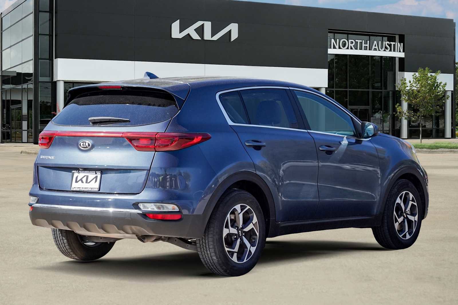 Used 2022 Kia Sportage LX image 5