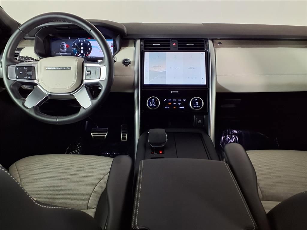 Used 2023 Land Rover Discovery HSE R-Dynamic image 13