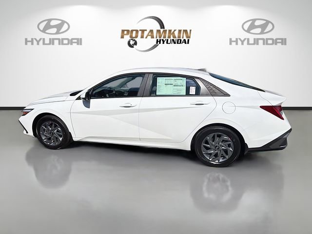 New 2026 Hyundai Elantra Blue image 8