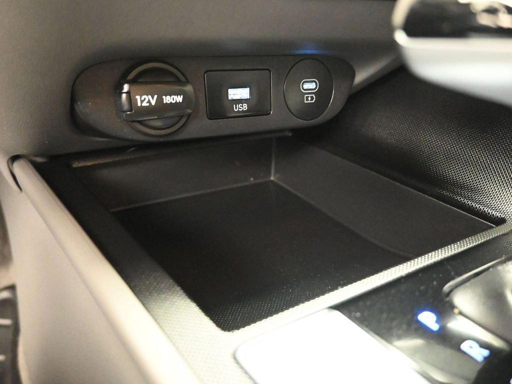 Used 2024 Hyundai Elantra SEL image 17