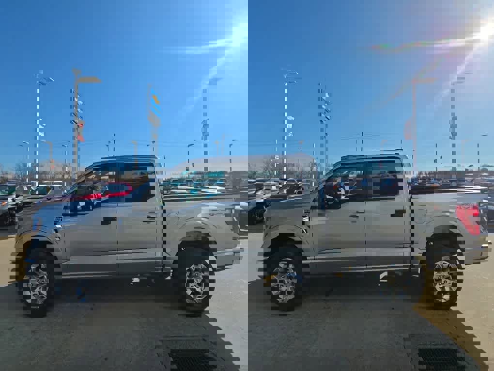 Used 2023 Ford F150 XLT image 5