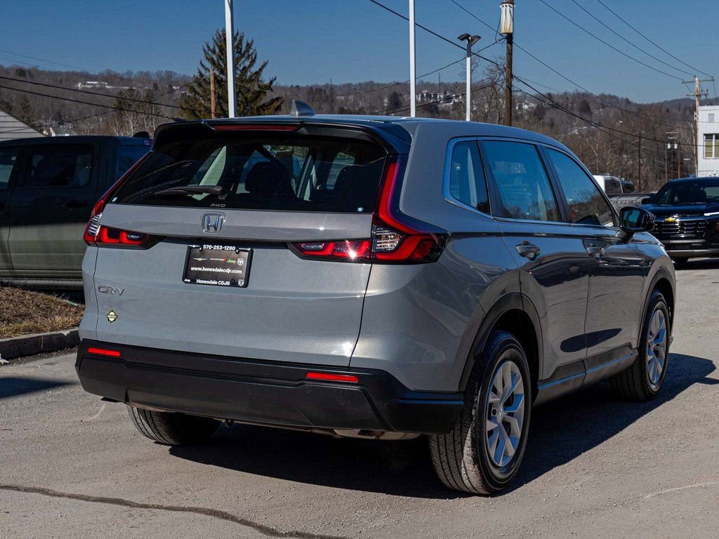 Used 2023 Honda CR-V LX image 4