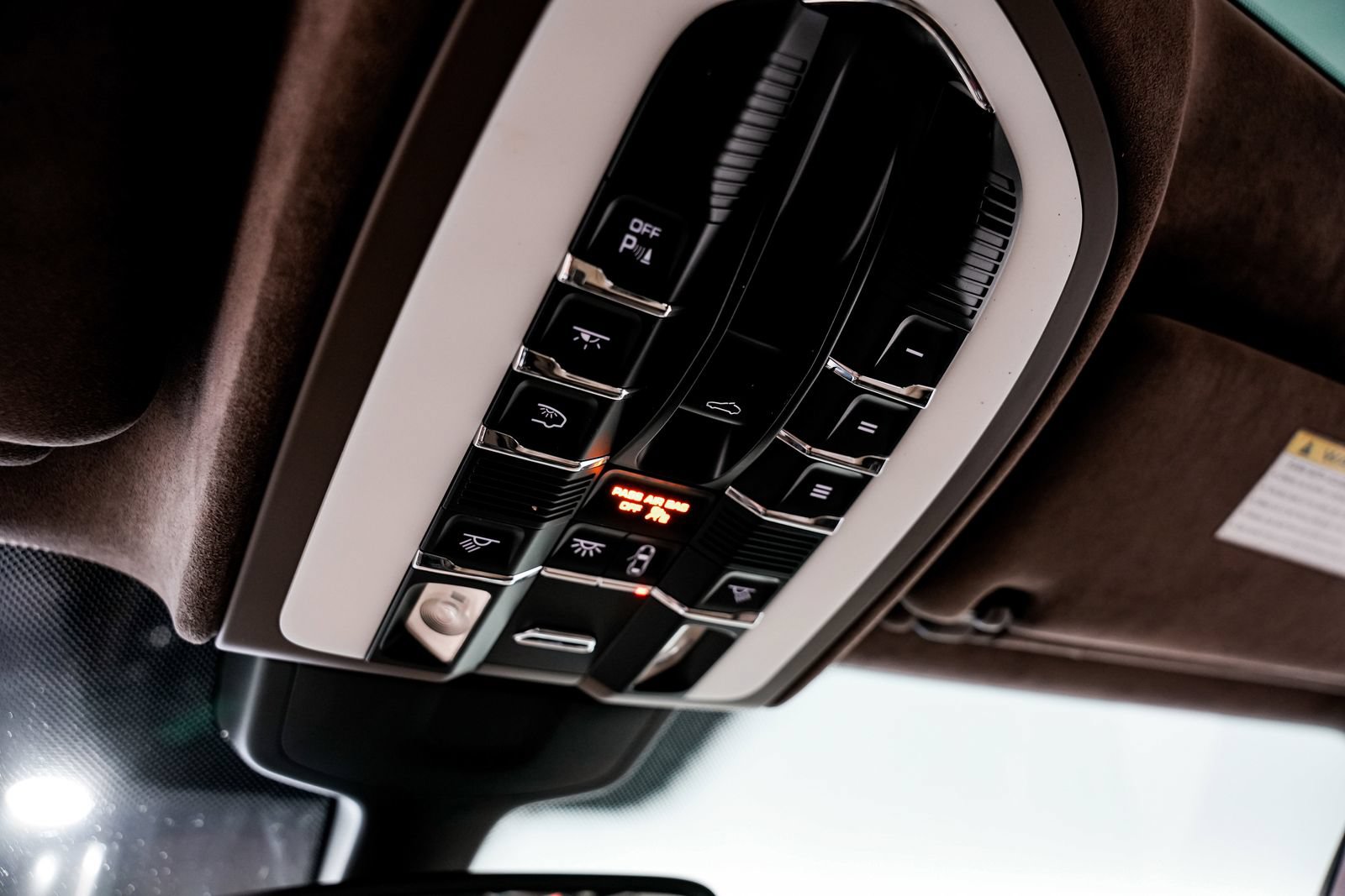 Used 2013 Porsche Cayenne Turbo AWD/4WD image 12